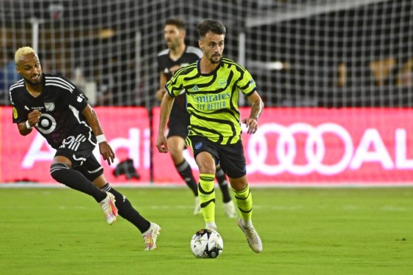 Tiền vệ Hamburg Vieira: Bayern là một trong những đội hay nhất, Tajikistan đề nghị tôi chơi với phon