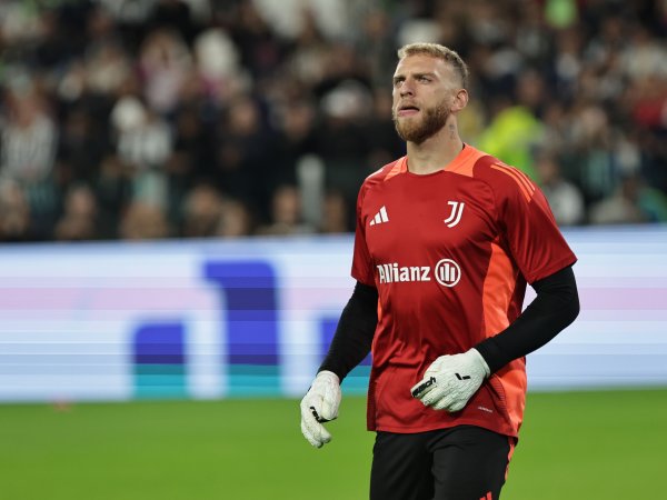 MITYPE: Thủ môn Juventus Di Gregorio đã để thủng lưới 7 bàn sau 2 trận và chậm phản ứng, và màn trìn