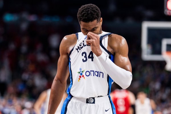Bucks sẽ thi đấu với sức nóng trong cuộc bầu cử hôm nay. Rivers: Antetokounmpo sẽ không chơi!